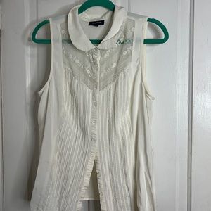 Modcloth sleeveless lace inset button down